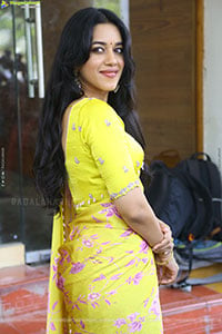 Mirnalini Ravi at Love Guru Movie Press Meet, HD Gallery