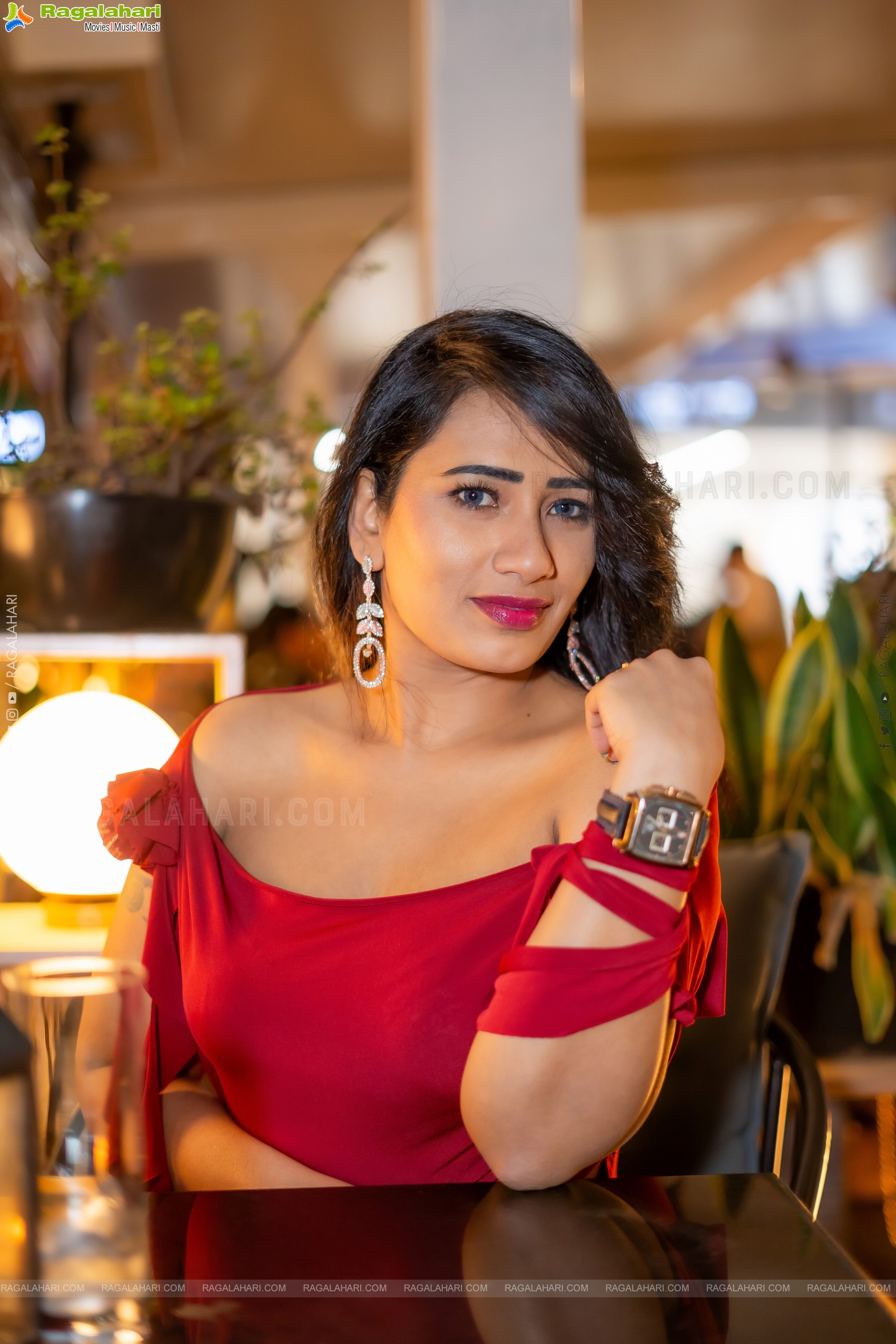 Sanjana Naidu Latest Stills, HD Photo Gallery