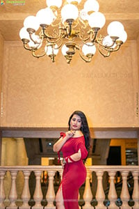 Sanjana Naidu Latest Stills, HD Photo Gallery