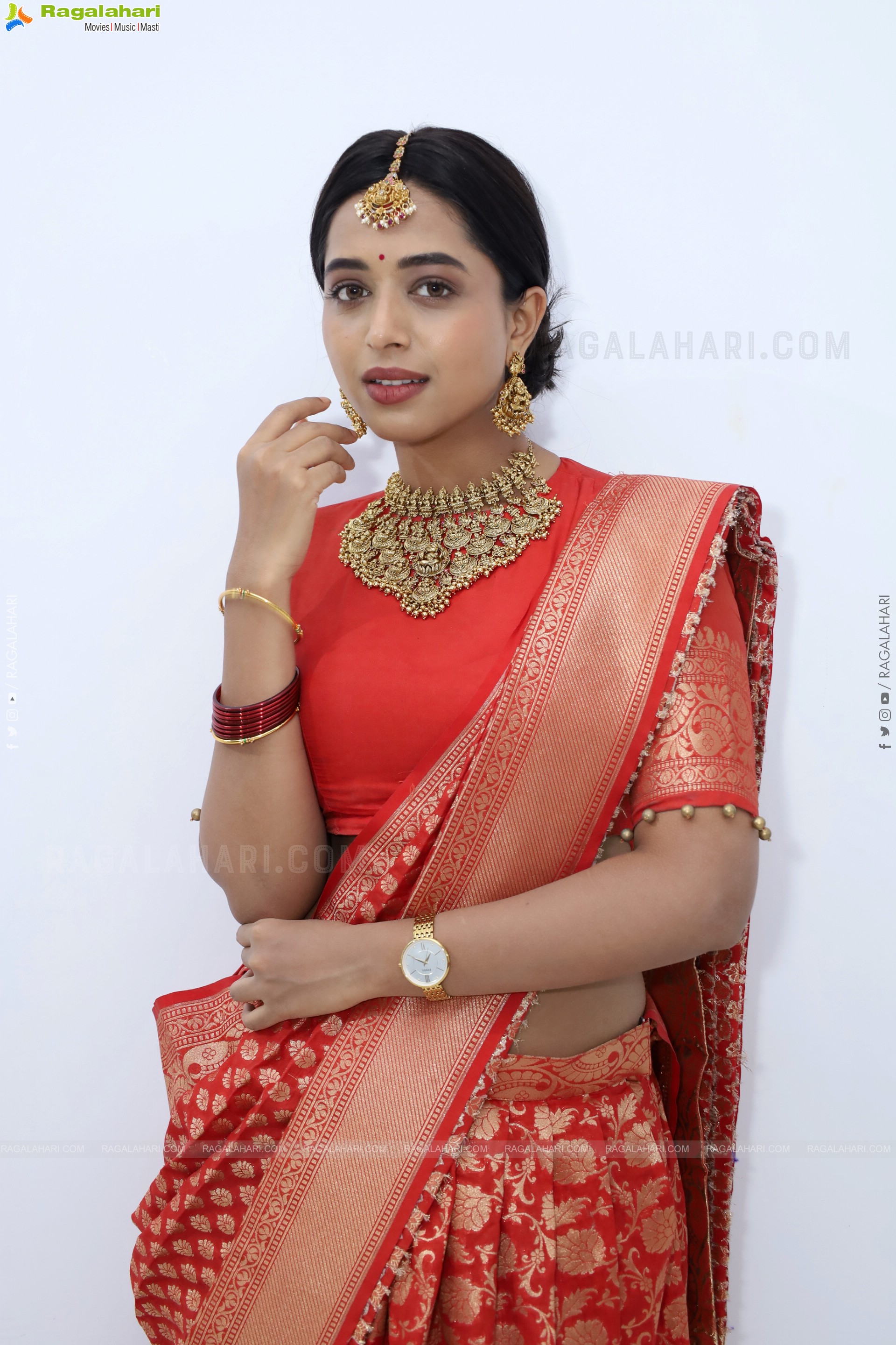 Krithika Latest HD Stills, Photo Gallery