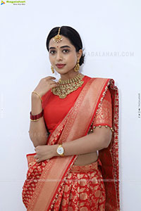 Krithika Latest HD Stills, Photo Gallery