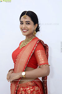 Krithika Latest HD Stills, Photo Gallery