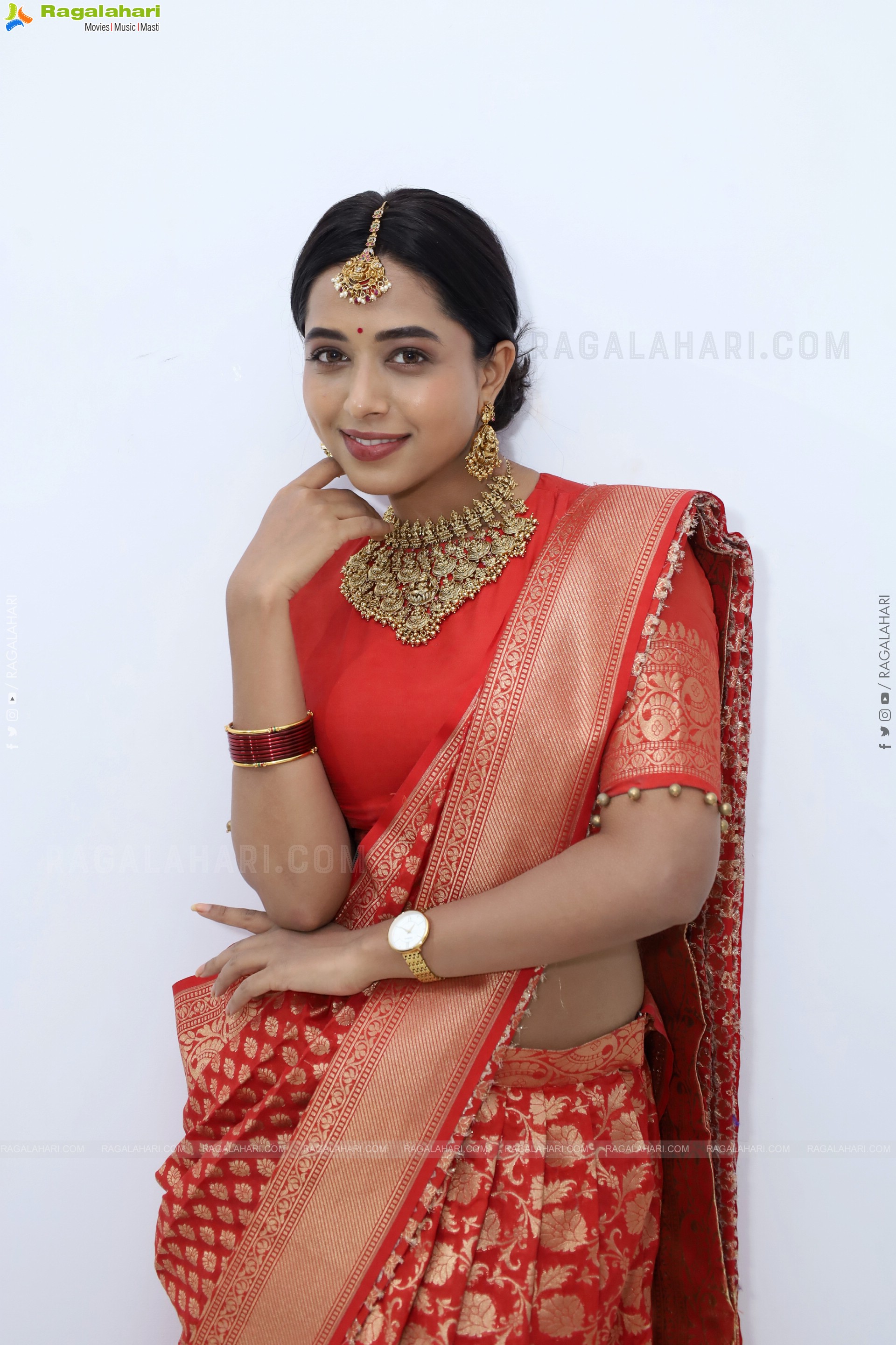 Krithika Latest HD Stills, Photo Gallery