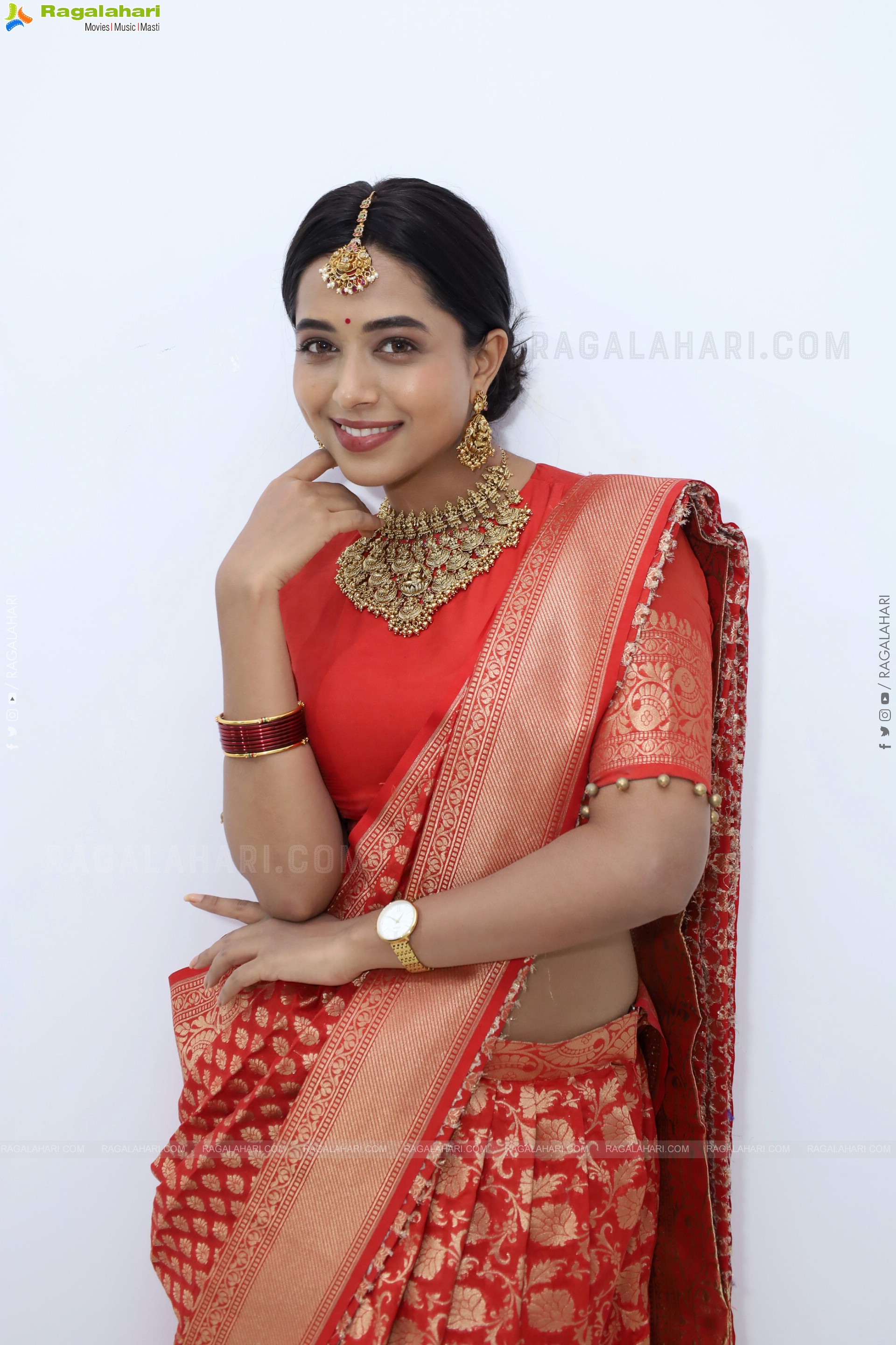 Krithika Latest HD Stills, Photo Gallery