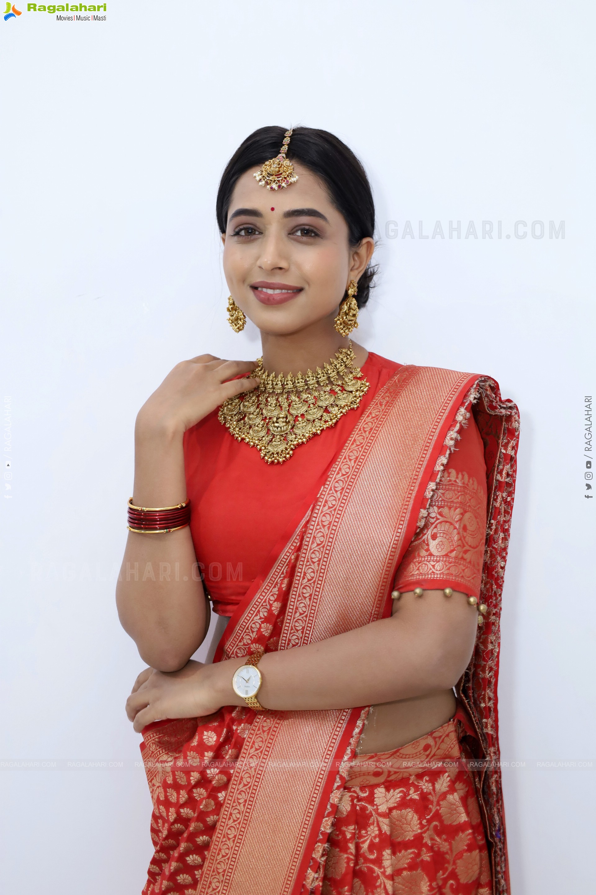 Krithika Latest HD Stills, Photo Gallery