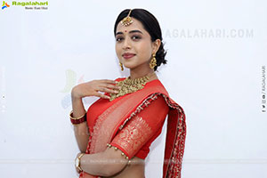 Krithika Latest HD Stills, Photo Gallery