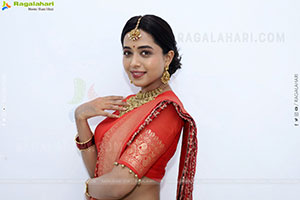 Krithika Latest HD Stills, Photo Gallery