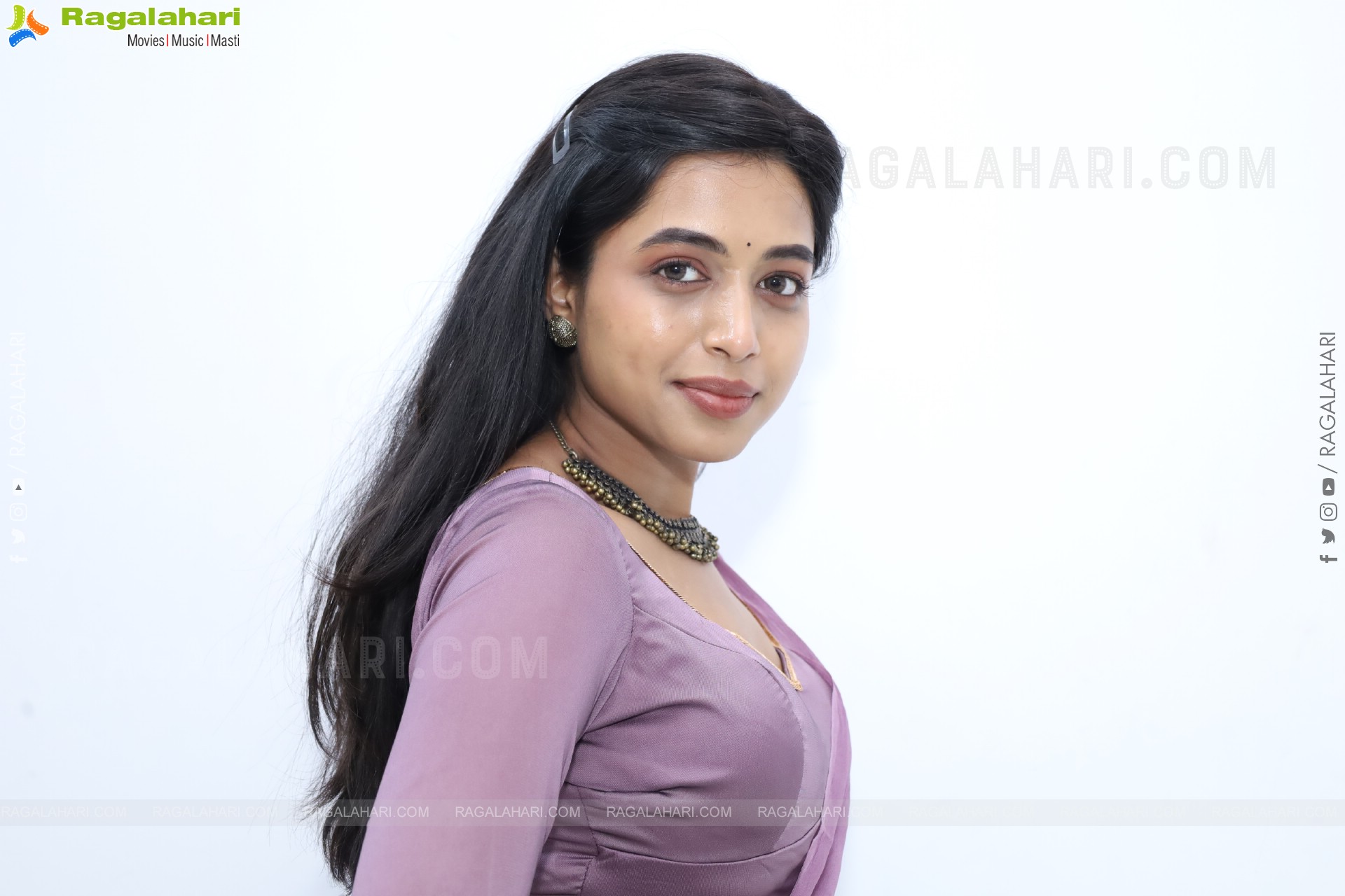 Krithika stills at Hi Life Date Announcement Event, HD Gallery