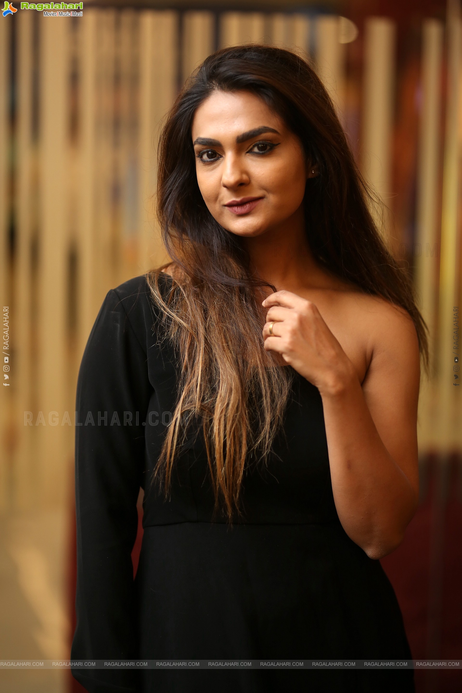 Neha Deshpande at O Andala Rakshasi Pre Release Event, HD Gallery