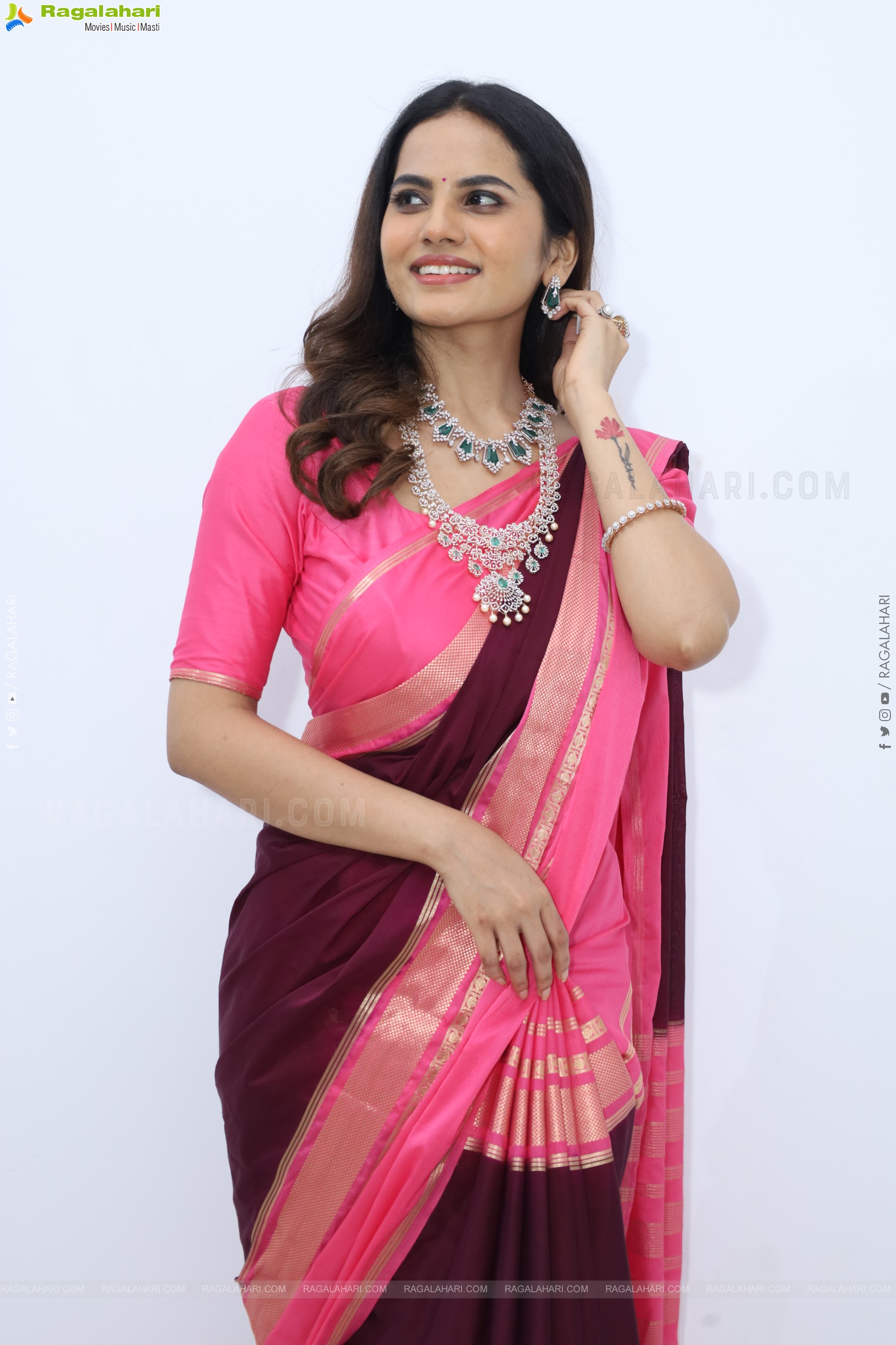 Priyanka Chowdary stills in Designer Saree, HD Gallery