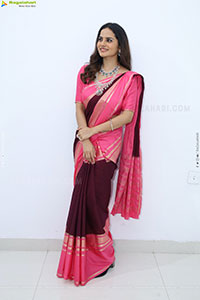 Priyanka Chowdary stills in Designer Saree, HD Gallery