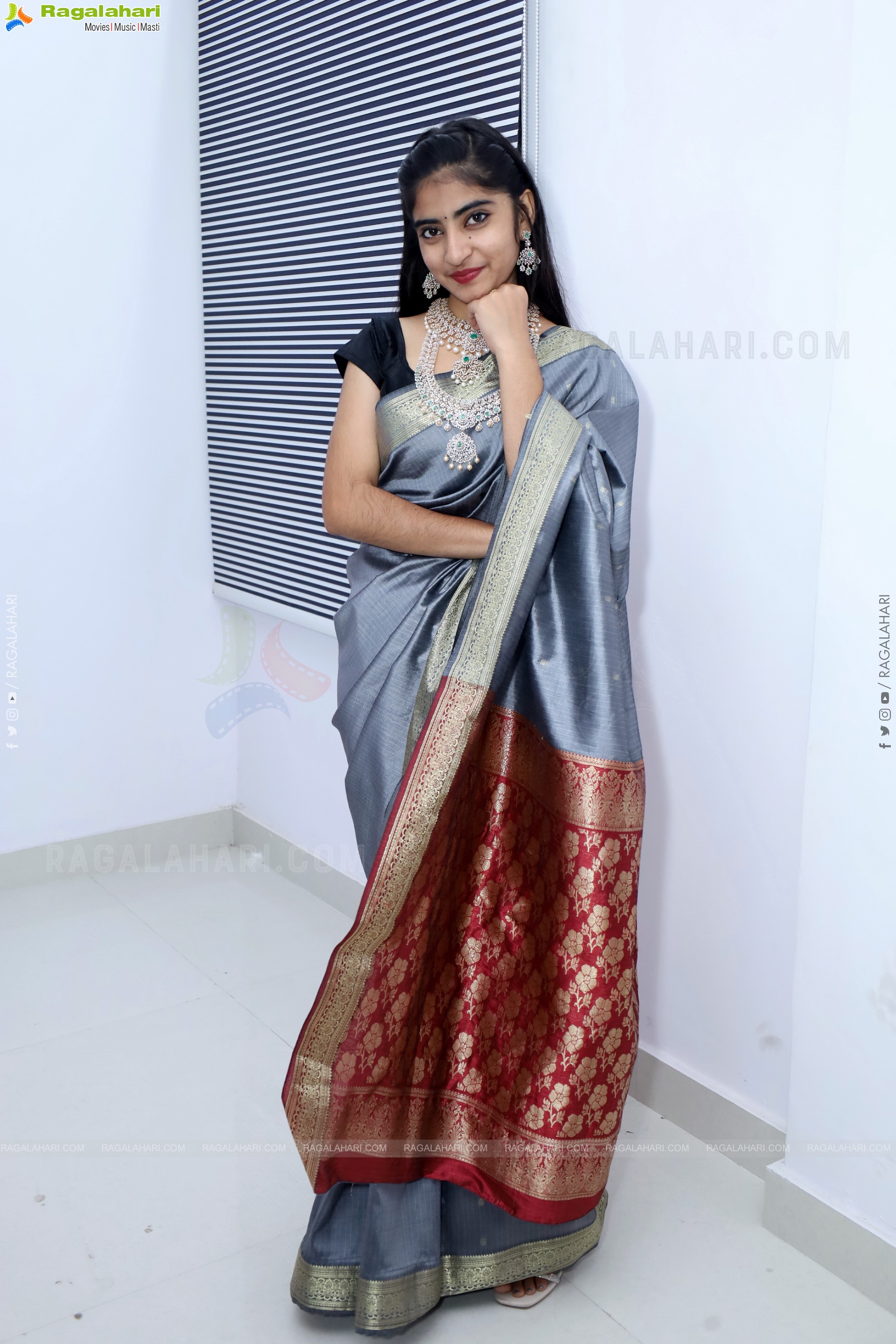 Vandana Chauhan Glam Stills in Saree, HD Gallery