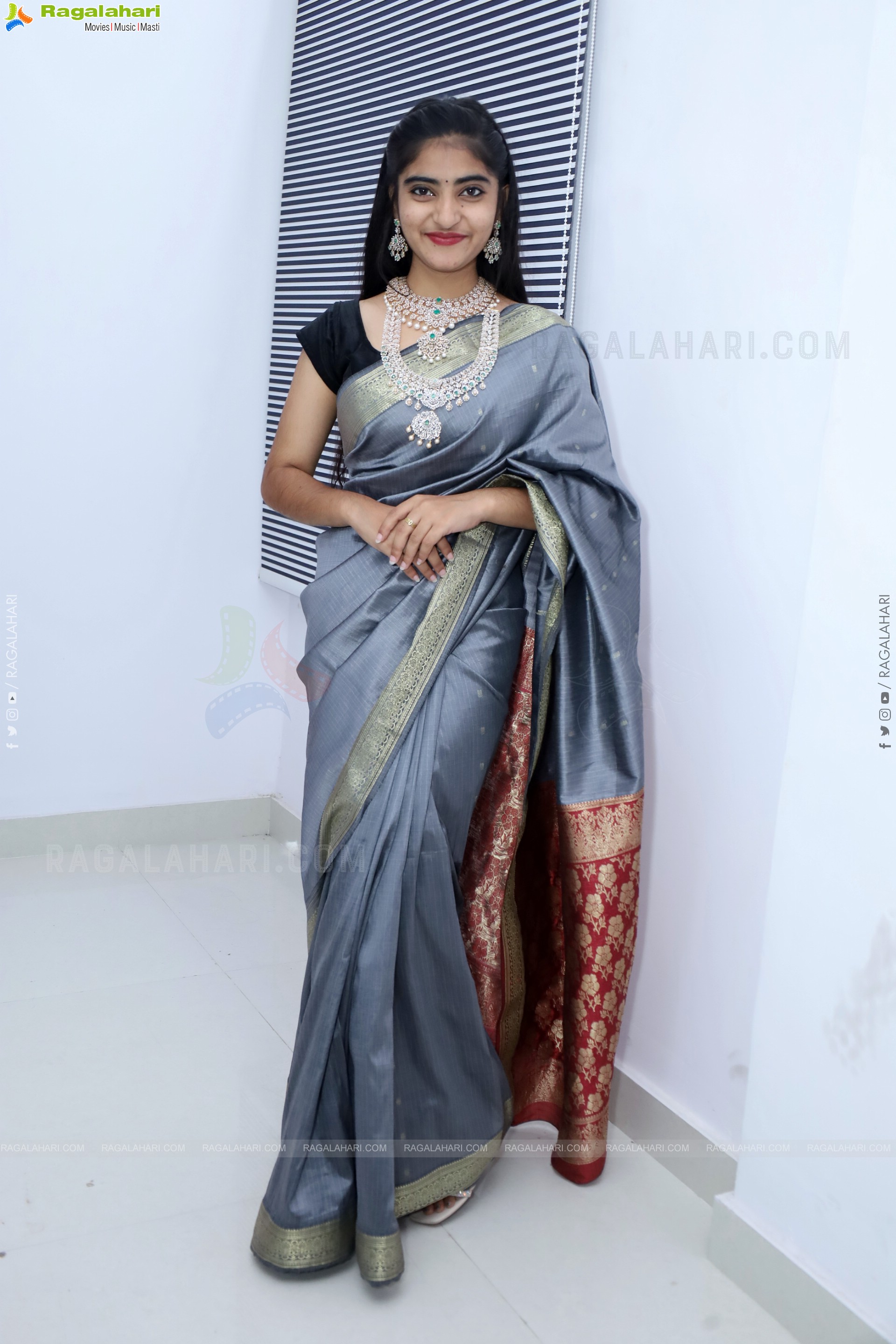 Vandana Chauhan Glam Stills in Saree, HD Gallery