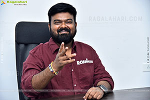 Director Venky Kudumula at Robinhood Interview, HD Gallery