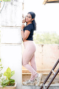 Sreesha Reddy Exclusive Photoshoot Stills, HD Gallery