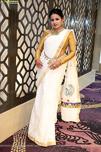 Aashi Poses with Traditional Jewellery, HD Gallery