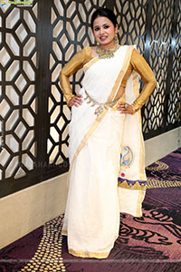 Aashi Poses with Traditional Jewellery, HD Gallery