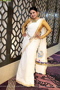 Aashi Poses with Traditional Jewellery, HD Gallery