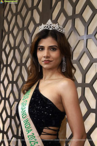 Apoorva Appu Poses with Designer Jewellery