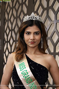 Apoorva Appu Poses with Designer Jewellery