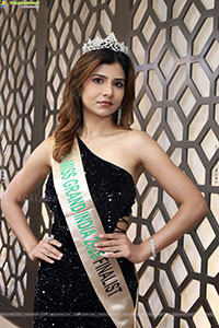 Apoorva Appu Poses with Designer Jewellery