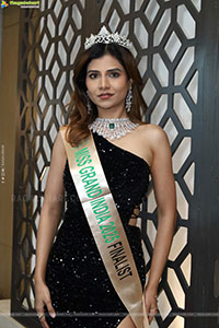 Apoorva Appu Poses with Designer Jewellery