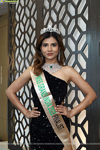 Apoorva Appu Poses with Designer Jewellery