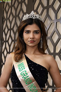 Apoorva Appu Poses with Designer Jewellery