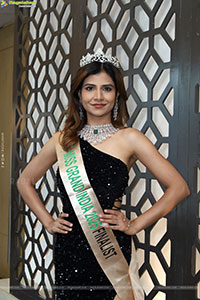 Apoorva Appu Poses with Designer Jewellery
