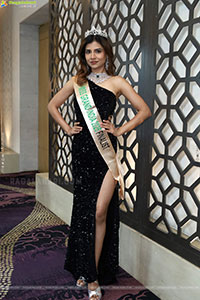 Apoorva Appu Poses with Designer Jewellery