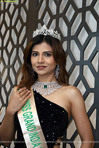Apoorva Appu Poses with Designer Jewellery