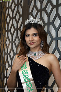 Apoorva Appu Poses with Designer Jewellery
