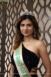 Apoorva Appu Poses with Designer Jewellery