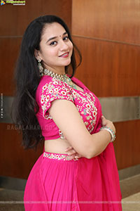 Bhuvaneshwari Poses with Designer Jewellery