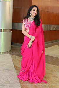 Bhuvaneshwari Poses with Designer Jewellery