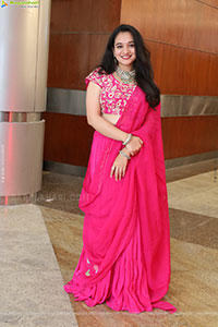 Bhuvaneshwari Poses with Designer Jewellery