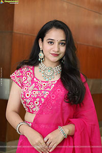 Bhuvaneshwari Poses with Designer Jewellery