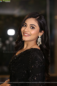 Nayan Sarika at Rakasa Prerelease Event, HD Gallery 