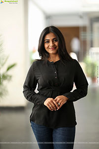 Nayan Sarika at Vishnu Vinyasam Success Meet, HD Gallery 