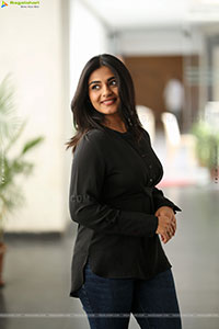 Nayan Sarika at Vishnu Vinyasam Success Meet, HD Gallery 