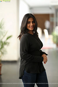 Nayan Sarika at Vishnu Vinyasam Success Meet, HD Gallery 