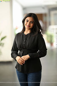 Nayan Sarika at Vishnu Vinyasam Success Meet, HD Gallery 