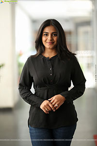 Nayan Sarika at Vishnu Vinyasam Success Meet, HD Gallery 