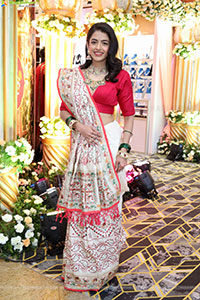 Prachi Thaker Poses with Traditional Jewellery