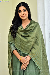 Pooja Sarathkumar at Saraswati Interview, HD Gallery 