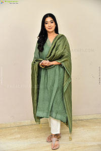 Pooja Sarathkumar at Saraswati Interview, HD Gallery 