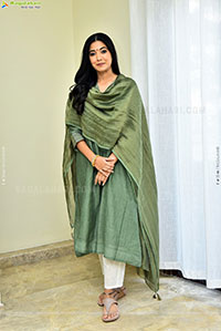 Pooja Sarathkumar at Saraswati Interview, HD Gallery 