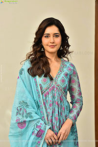 Raashi Khanna at Ustaad Bhagat Singh Interview, HD Gallery 