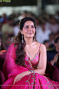 Raashi Khanna at Ustaad Bhagat Singh Prerelease Event