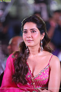 Raashi Khanna at Ustaad Bhagat Singh Prerelease Event